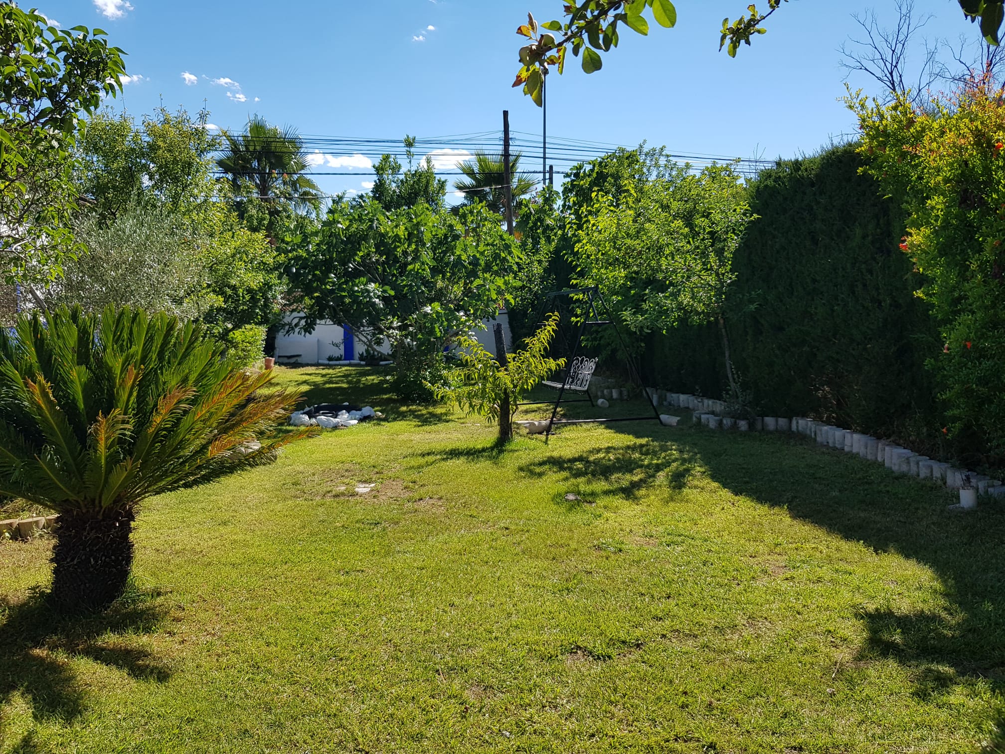 Exterior de la casa con aparcamiento en Cerro Muriano